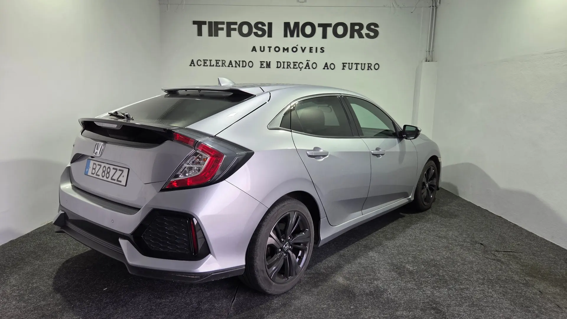 Honda Civic 1.0 i-VTEC Elegance Navi CVT 6