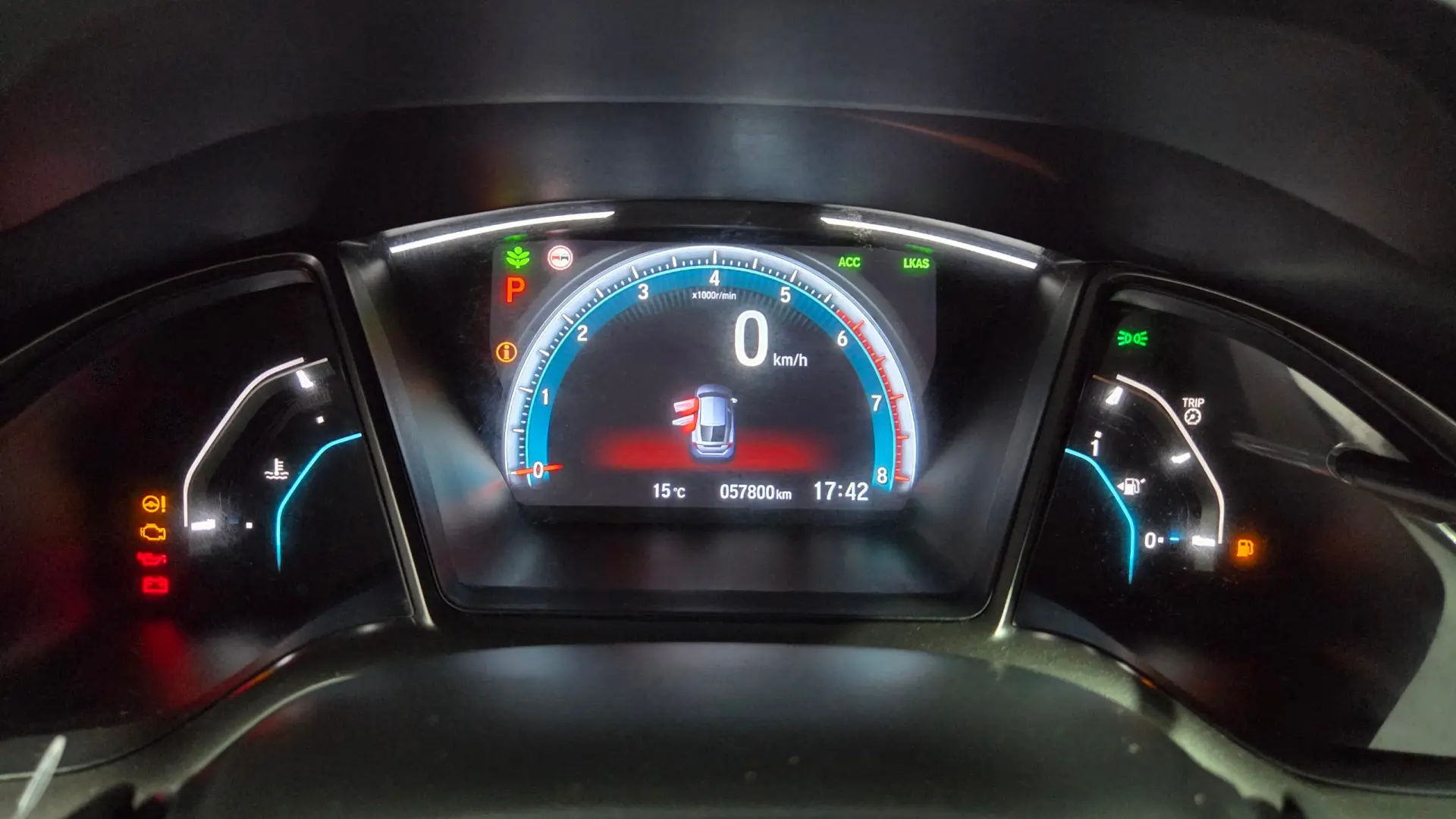 Honda Civic 1.0 i-VTEC Elegance Navi CVT 18