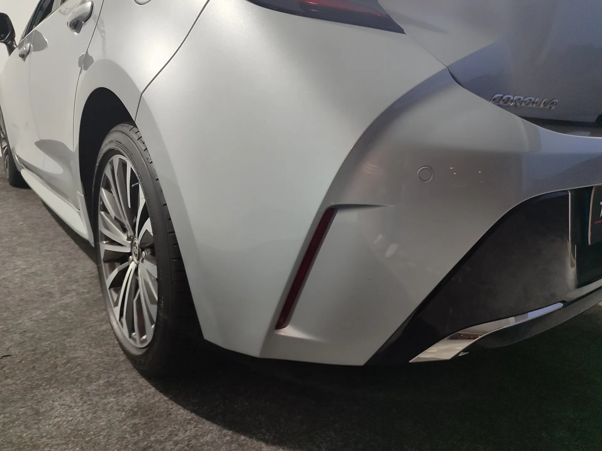 Toyota Corolla 1.8 Hybrid Exclusive 10