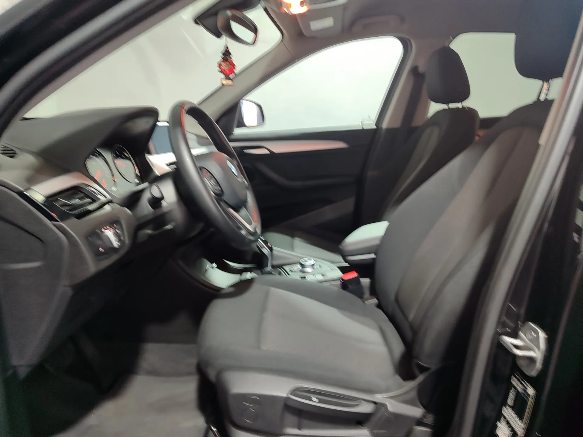 BMW X1 16 d sDrive Advantage Auto 13