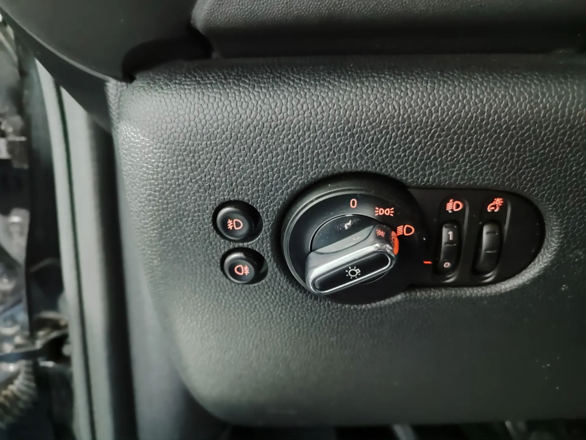 MINI 3 Portas One D 33