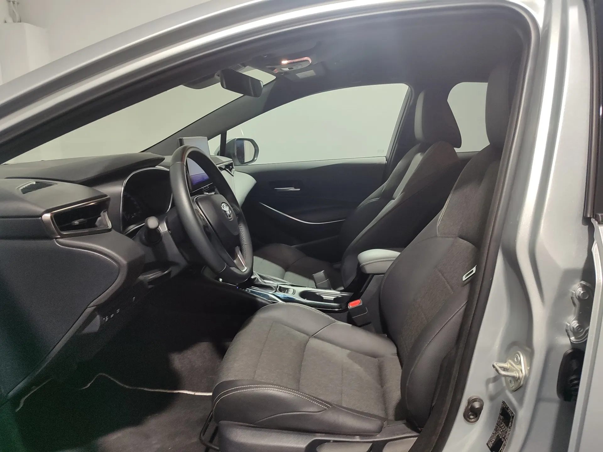 Toyota Corolla 1.8 Hybrid Exclusive 13