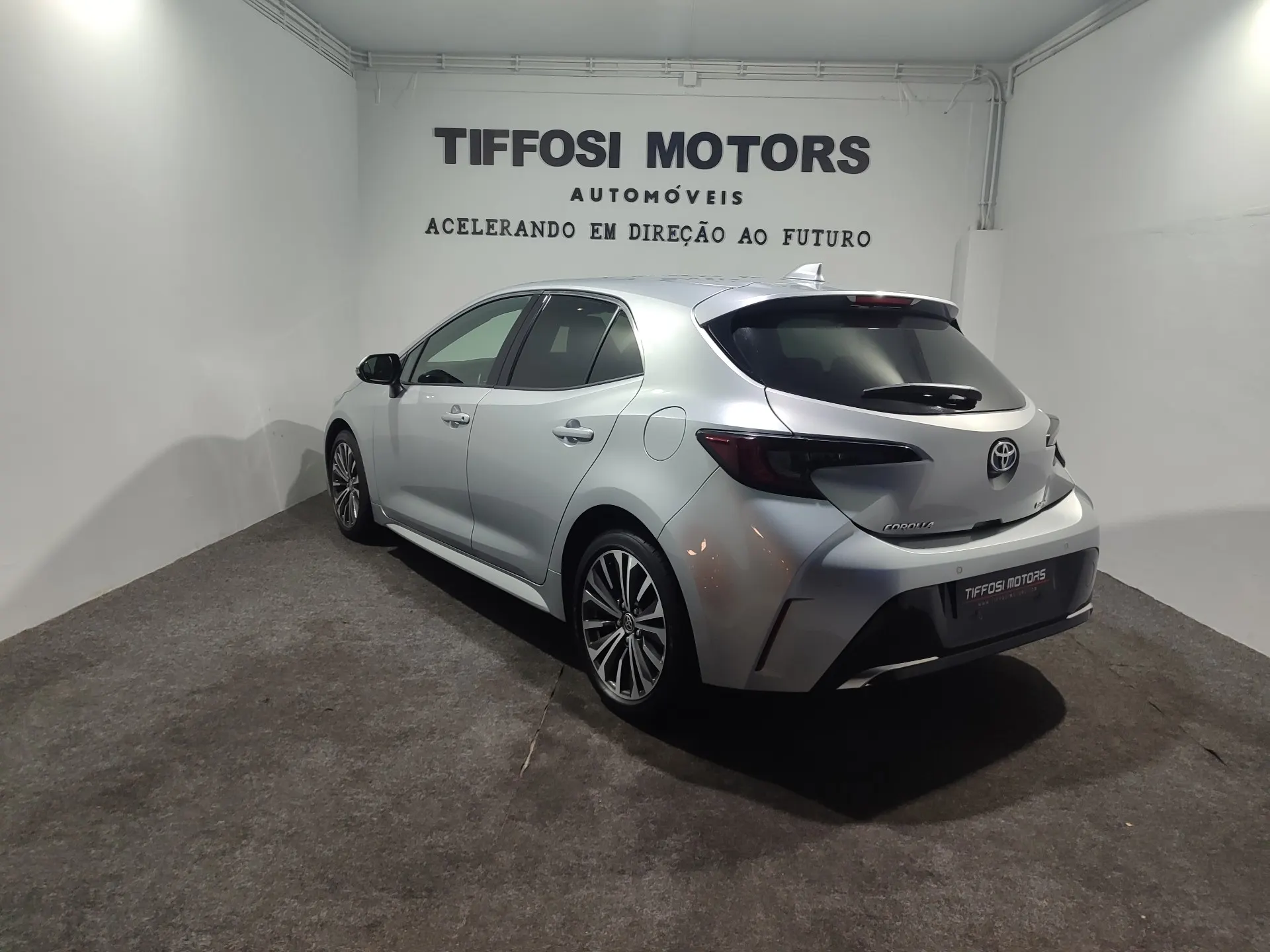 Toyota Corolla 1.8 Hybrid Exclusive 7