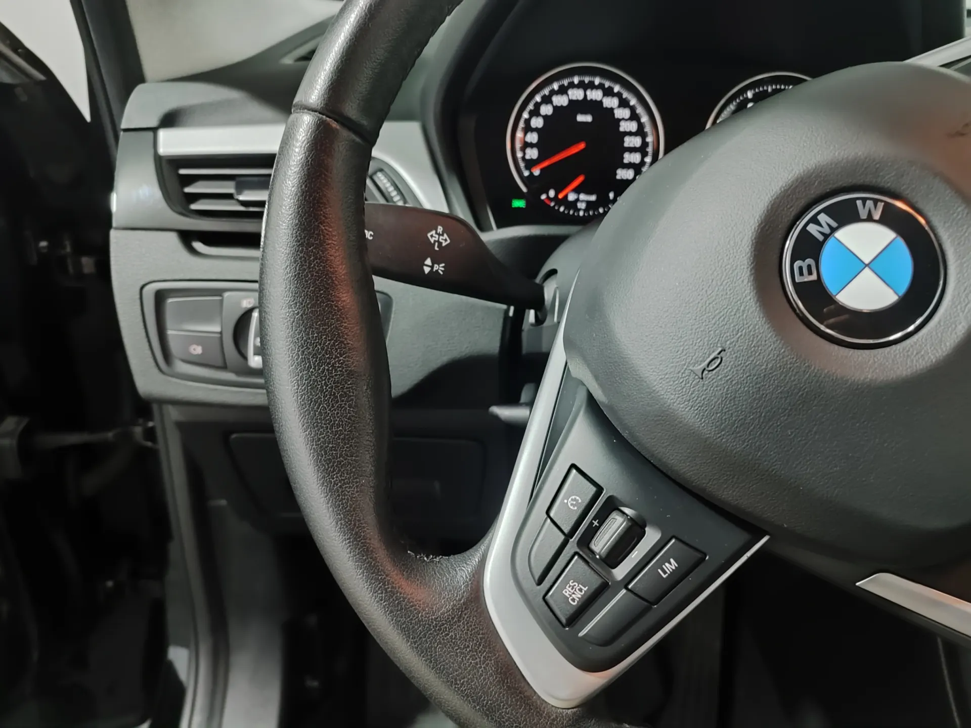 BMW X1 16 d sDrive Advantage Auto 37