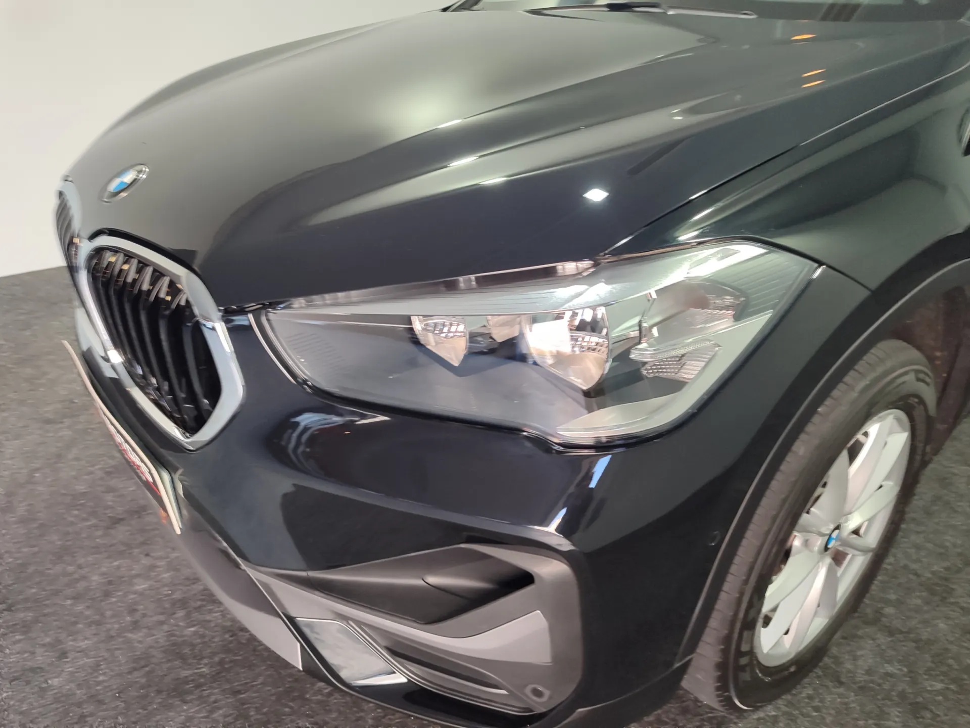 BMW X1 16 d sDrive Advantage Auto 5