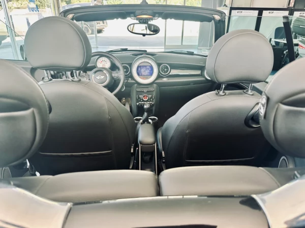 MINI 3 Portas Cooper D cabrio 20