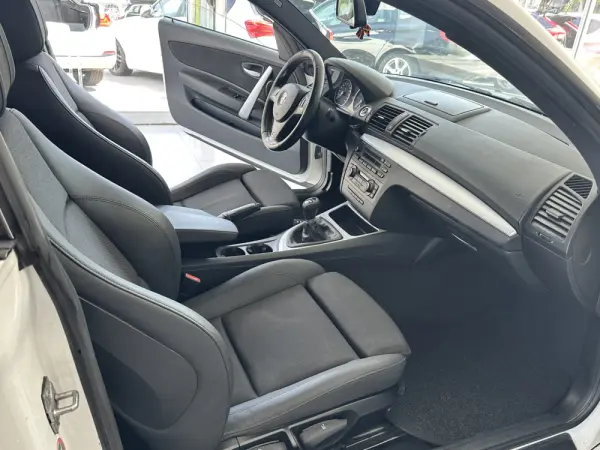 BMW 118 d Pack M Coupe 10