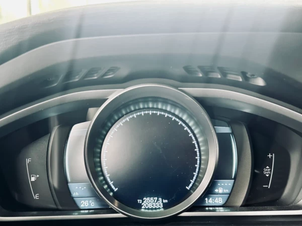 Volvo V40 11