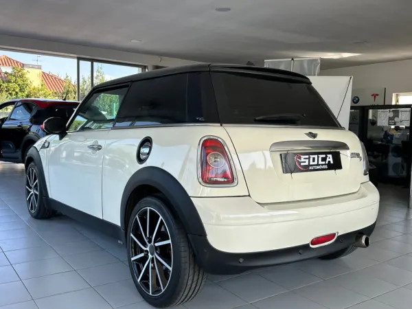 MINI 3 Portas Cooper D 7