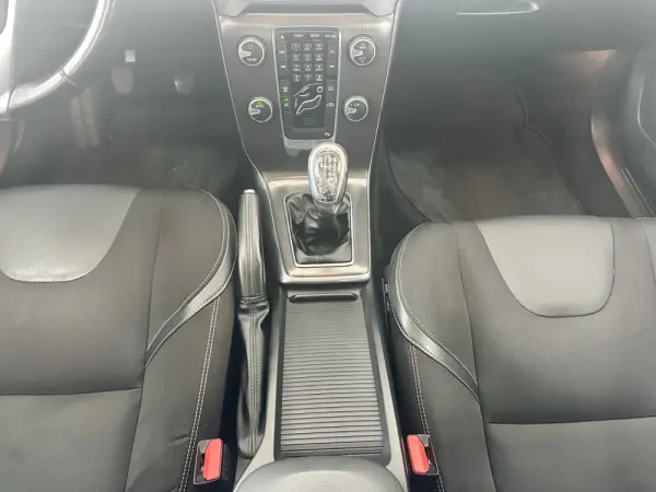 Volvo V40 Cross Country 28