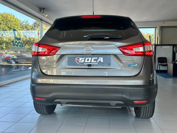 Nissan Qashqai 1.5 dCi Tekna Premium 6