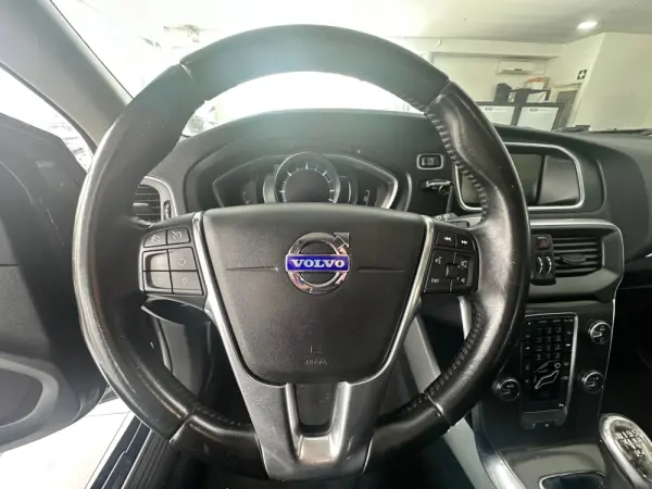 Volvo V40 Cross Country 11