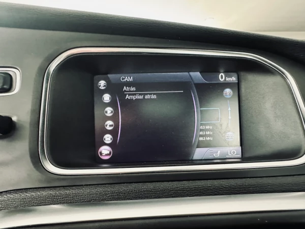 Volvo V40 16