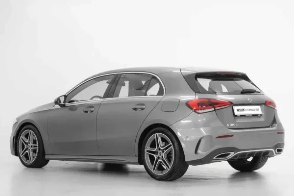 Mercedes-Benz A 180 d AMG Line Aut. 3