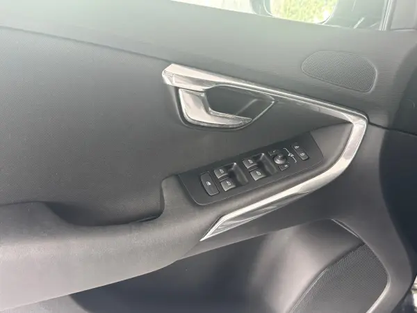 Volvo V40 Cross Country 8