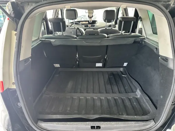 Renault Scénic 1.5 dCi Bose Edition SS 28