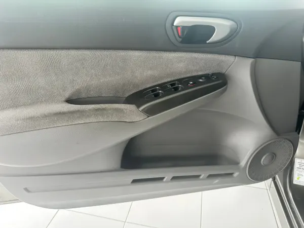 Honda Civic 1.3 Gasolina/Hybrido Nacional 7