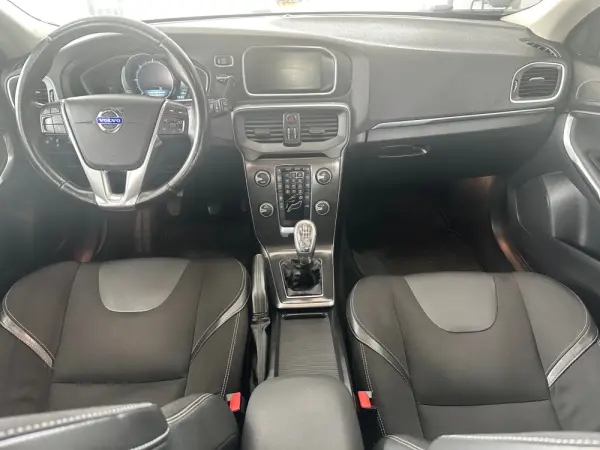 Volvo V40 Cross Country 29