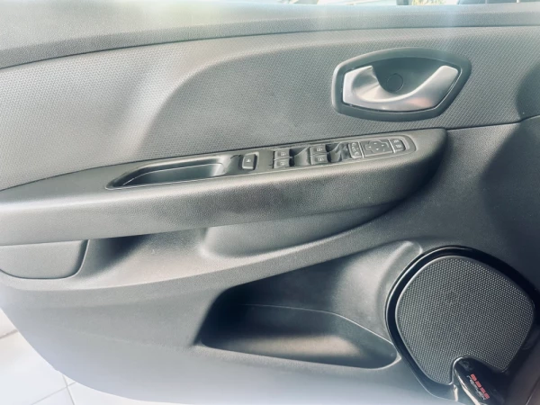 Renault Clio Sport Tourer 6