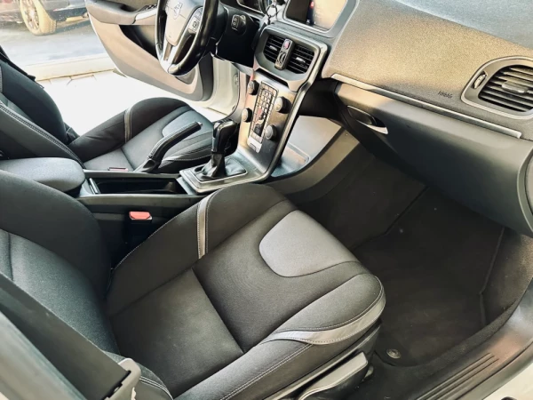 Volvo V40 20