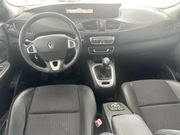 Renault Scénic 1.5 dCi Bose Edition SS 11