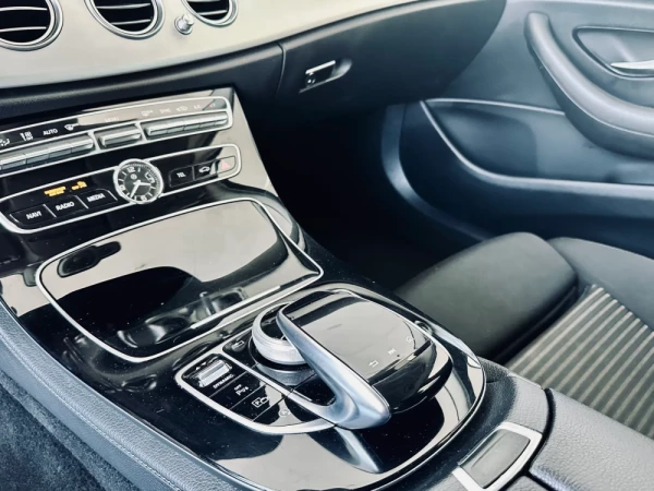 Mercedes-Benz E 220 26