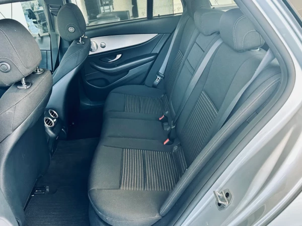 Mercedes-Benz E 220 29