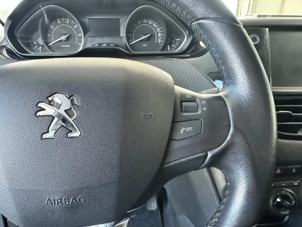 Peugeot 208 1.2 PureTech Style 11