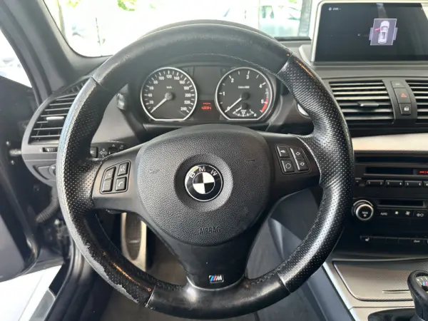 BMW 118 d Pack M 10