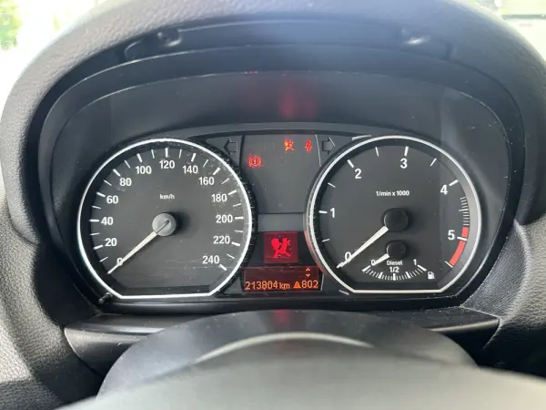 BMW 118 d Pack M Coupe 13