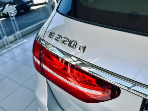 Mercedes-Benz E 220 8