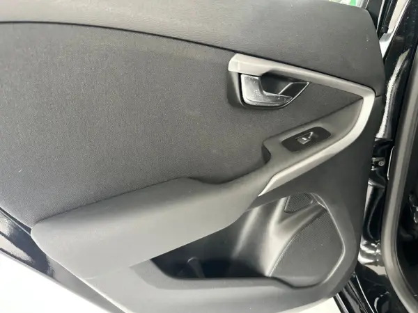 Volvo V40 2.0 D2 Kinetic 24