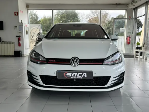 Volkswagen Golf 2.0 TSI GTI DSG 2