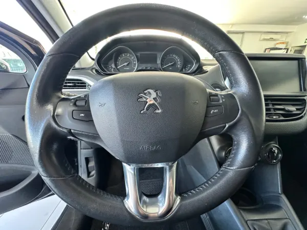 Peugeot 208 1.2 PureTech Style 9