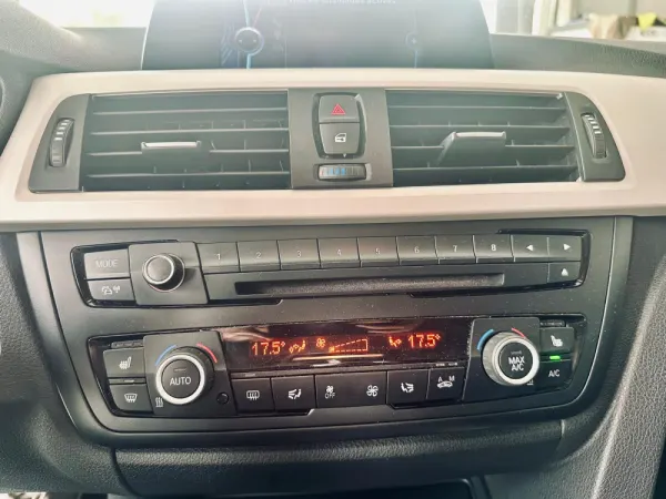 BMW 320 d Touring EfficientDynamics Line Sport Auto 19