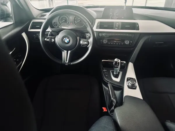 BMW 320 d Touring EfficientDynamics Line Sport Auto 24