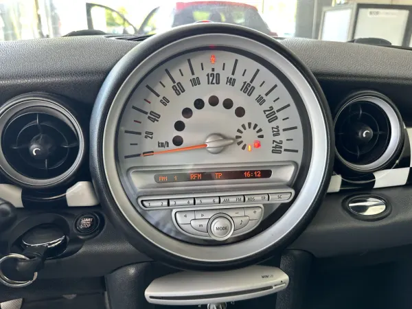 MINI 3 Portas Cooper D 32