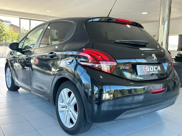 Peugeot 208 1.2 PureTech Style 6
