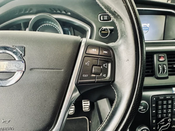 Volvo V40 9