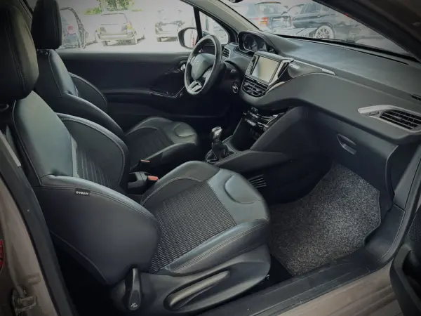 Peugeot 208 1.6 Vti 16V Allure 9
