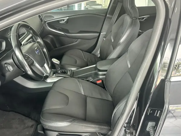 Volvo V40 Cross Country 9