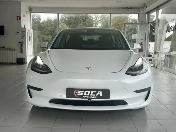 Tesla Model 3 Standard Range Plus RWD 2