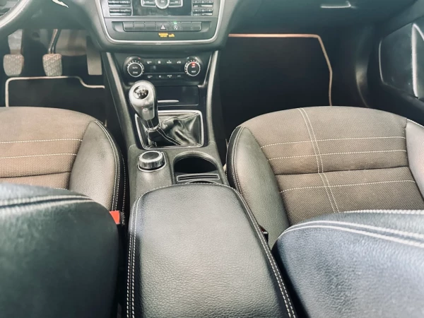 Mercedes-Benz GLA 180 21