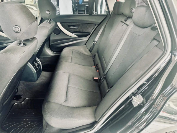 BMW 320 d Touring EfficientDynamics Line Sport Auto 21