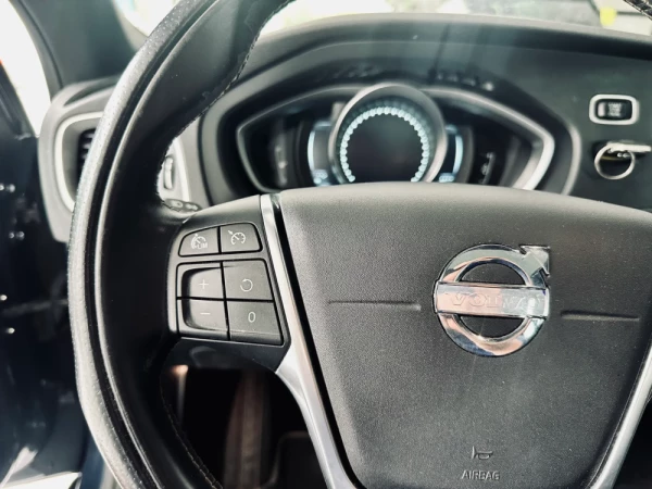 Volvo V40 10