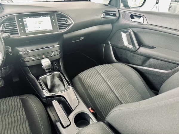 Peugeot 308 23