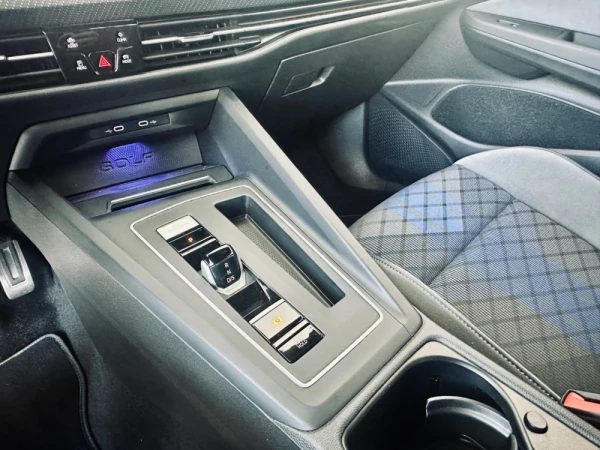 Volkswagen Golf 21
