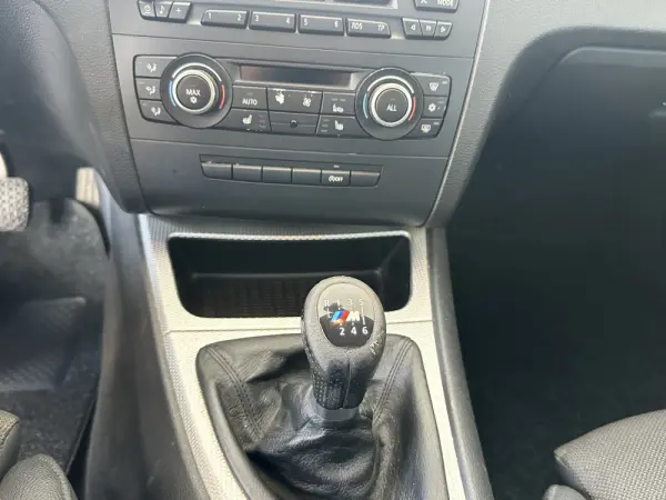 BMW 118 d Pack M Coupe 17