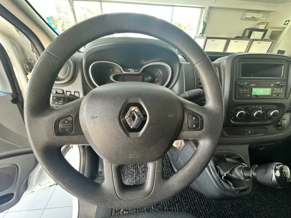 Renault Trafic 2.0 dCi L1H1 1.2T Intens 10
