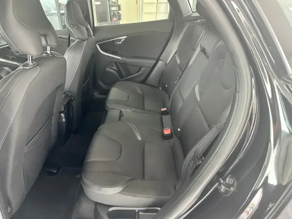 Volvo V40 Cross Country 23